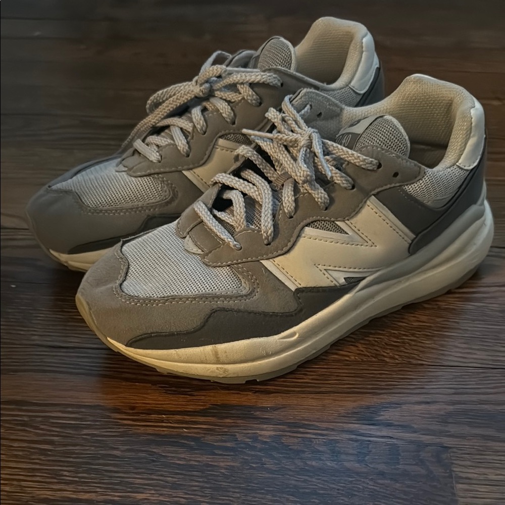 New Balance Kids Sneakers in Gray and Cream